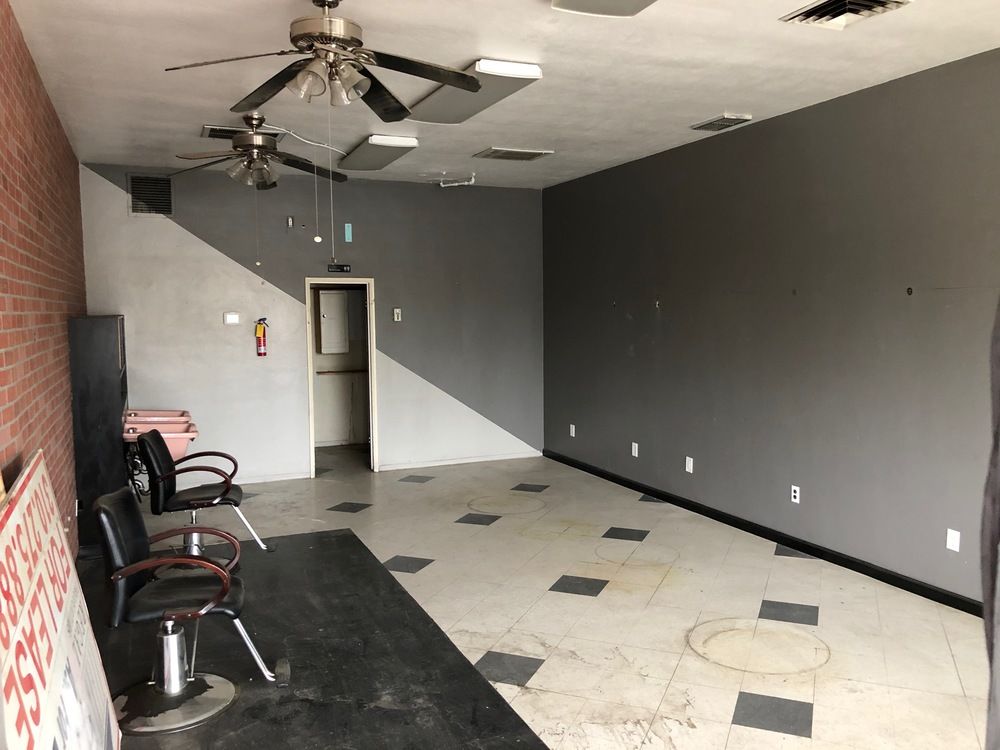 Retail Space Available on SWC of Clinton/Cedar in Fresno, CA: 4122 E Clinton Avenue, Fresno, CA 93703